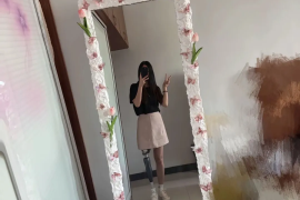 别笑她残疾！98年姑娘靠私域卖套图，月入5万打脸那些质疑者